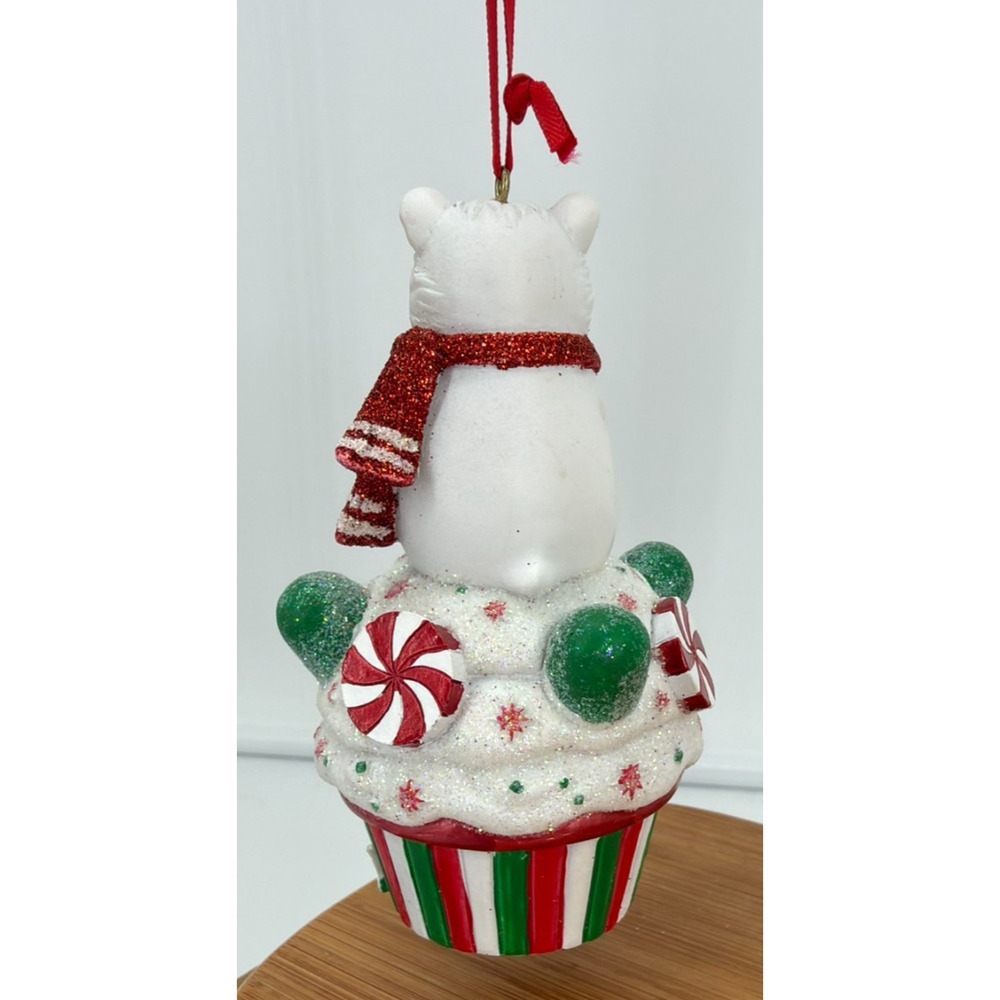 SeaWorld Theme Park Polar Bear Sitting On A Cupcake Christmas Holiday Ornament - Picture 5 of 6